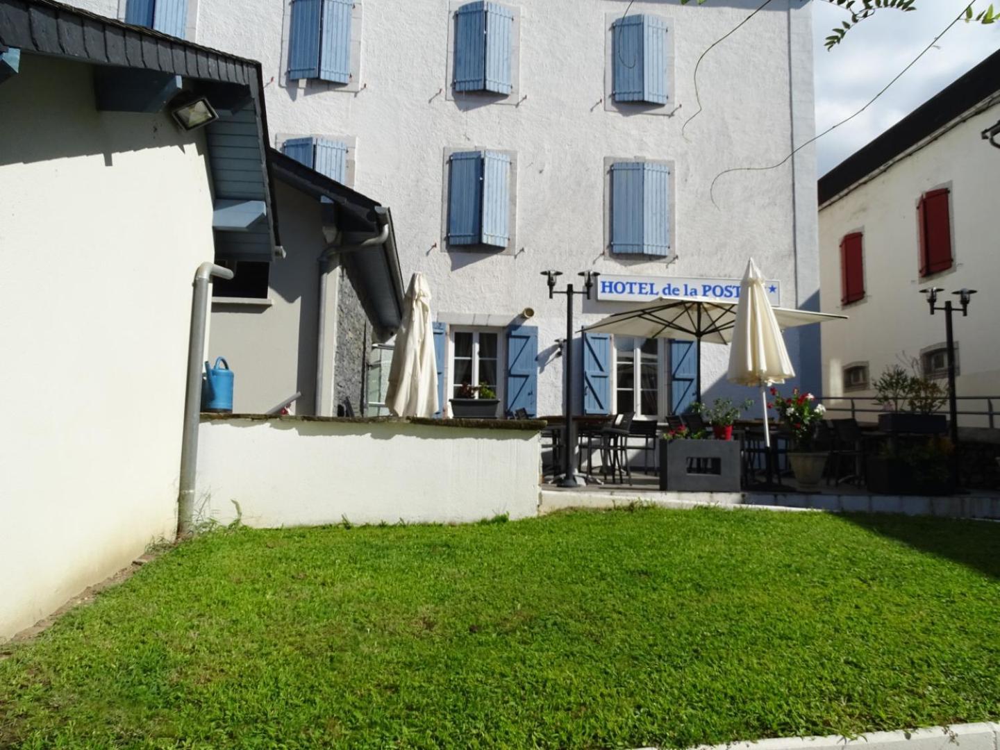 Hotel De La Poste Tardets-Sorholus Exterior foto